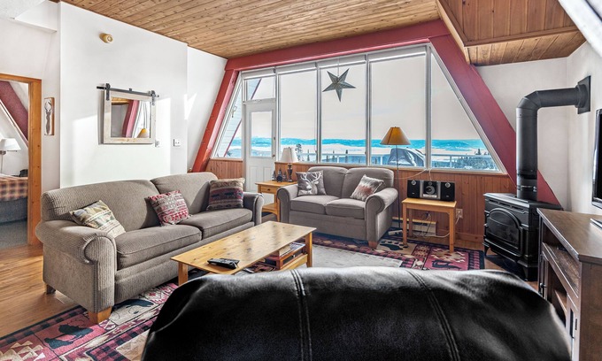 Silver Star Mountain Hotel | Cozy A-Frame Mountain Suite w/ Fireplace & Deck