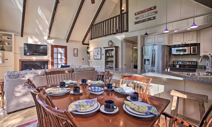 Wintergreen Cabina | COZY A-Frame Spacious Deck w/ Grill