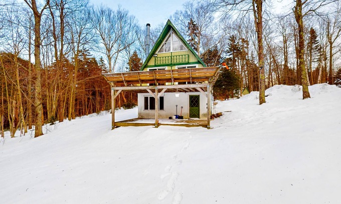 Waitsfield Casa | Cozy A-frame with loft, deck and easy ski access