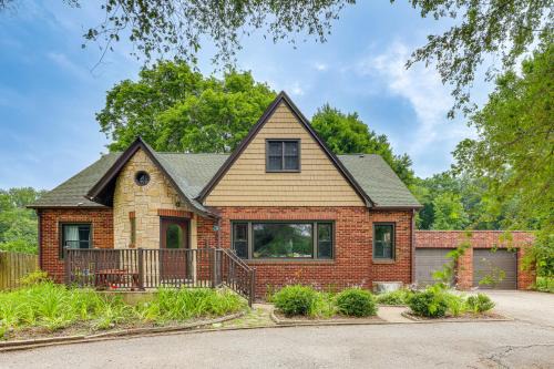 Chesterton Casa | Cozy Abode about 3 Mi to Indiana Dunes Natl Park