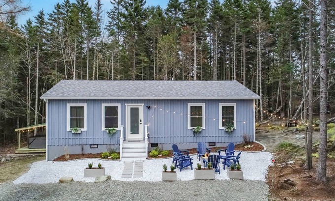 West Tremont Casa | Cozy Acadia Hideaway with Hot Tub