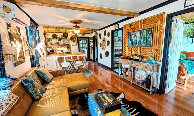 East Ybor Casa | Cozy AF Jungle-House Hideaway