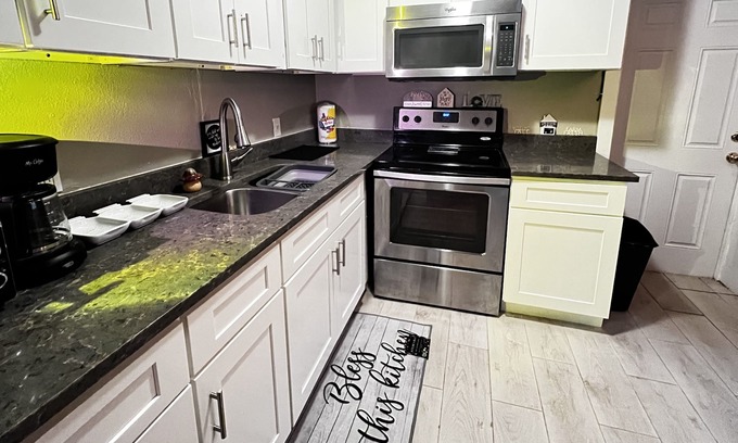 Winter Garden Casa | Cozy Affordable 2/1 Lovely Home Close to everything and Disney