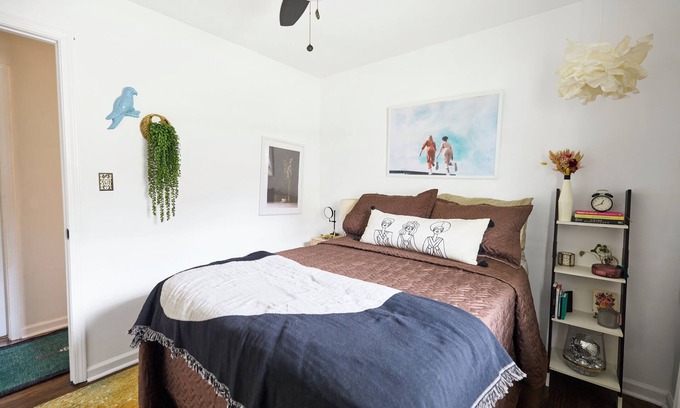 Church Street Casa | Cozy and Artsy 3-Bedroom House with AC, WiFi near Downtown Atlanta