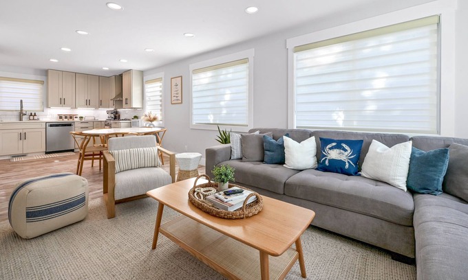 Birch Bay Cabaña | Cozy and bright cottage by the bay