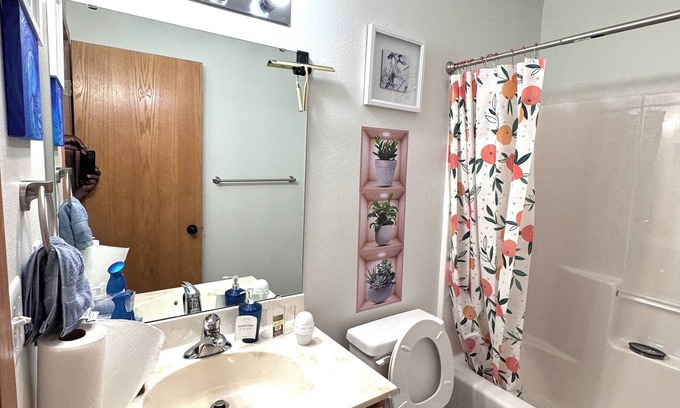 Fargo Casa | Cozy and Charming Amber Valley Haven in Fargo
