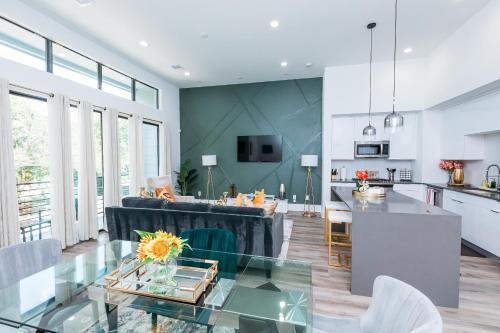 OST - South Union Casa | Cozy and Chic 3BR Retreat in Downtown Houston