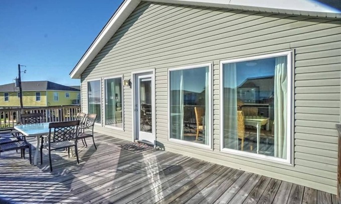 Surfside Beach Casa | Cozy and Clean steps from the beach. Gulf views <3