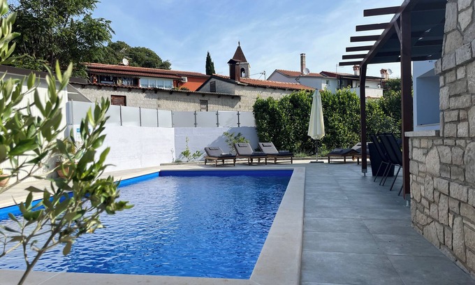 Radini Villa | Cozy and comfortable holiday house in Brtonigla for up to 8 people with pool