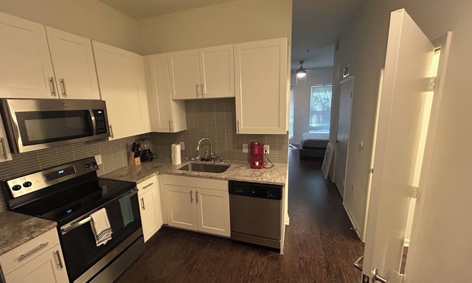 Legacy Park Apartamento | Cozy and Comfortable Legacy West Apartment