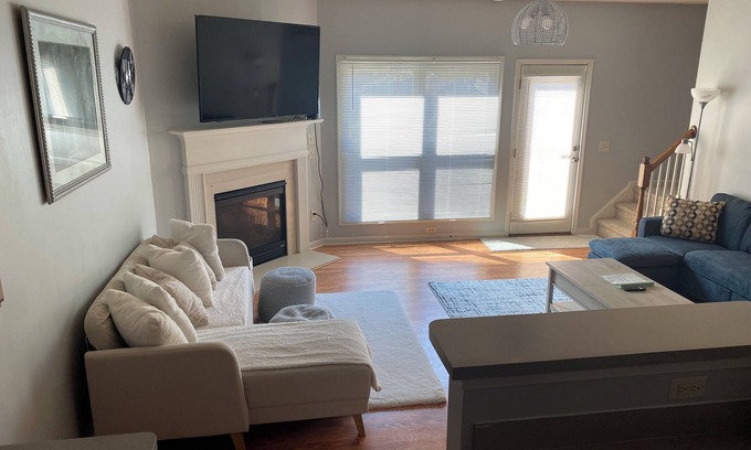Lawrenceville Casa | Cozy and Comfy Charmer