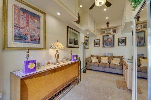 Elmont Apartamento | Cozy and Convenient Elmont Retreat with Patio!