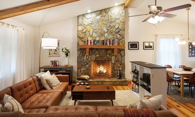 Lake Lure Chalet De Esquí | cozy and modern chalet in nature, outside hot tub!