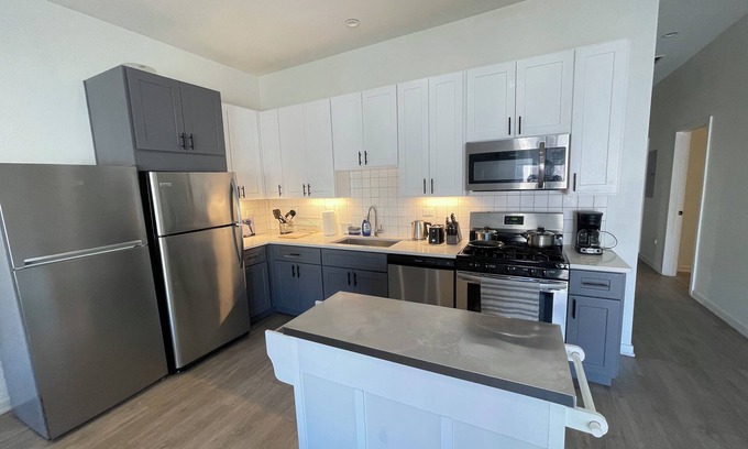 University Village / Little Italy Hotel | Cozy and Modern Stay in the Heart of C