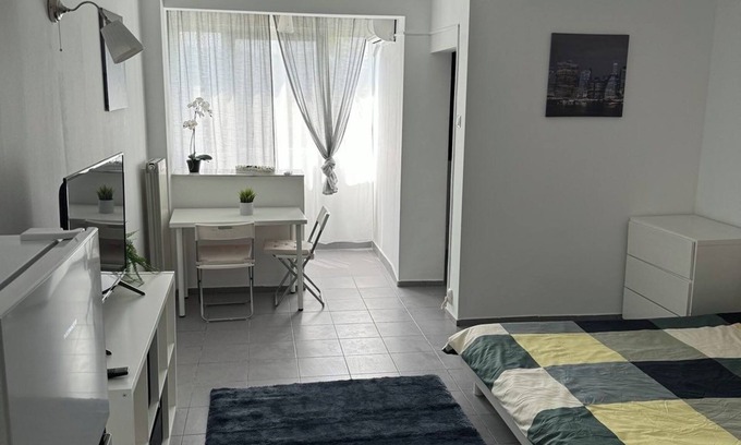 Sector 3 Apartamento | “Cozy and Modern Studio Near Park Lake Mall Perfect for Your Stay in Bucharest!”
