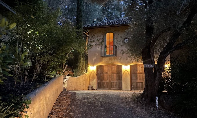 St. Helena Villa | Cozy and Private Hillside Villa in St. Helena