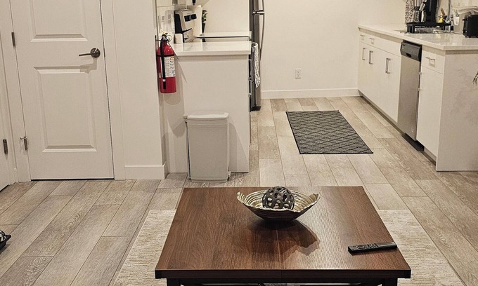 Calgary Casa | Cozy and Quiet Basement Suite in Calgary area.