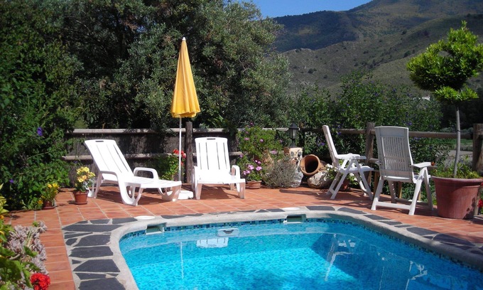Agustinos Cabaña | Holidaycottage acogedor y tranquilo con piscina privada, climatizable y vistas impresionantes