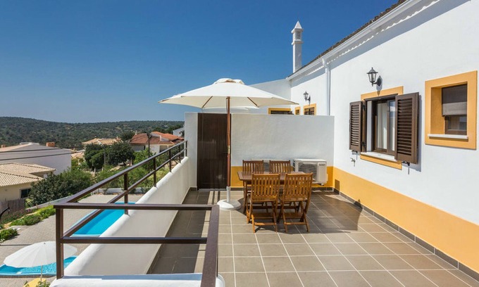 Parragil Casa | Casa acogedora y tranquila en el Algarve, con piscina y terraza.