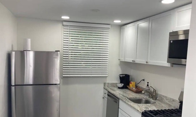 South Beloit Apartamento | Cozy and Quiet Oasis, South Beloit. Very Clean, 1 bedroom apartment