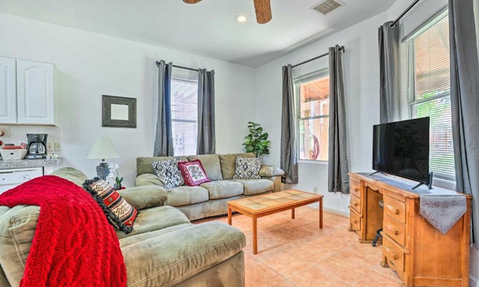Eleven Mile Corner Apartamento | Cozy and Relaxing Eloy Apartment with Pool Access