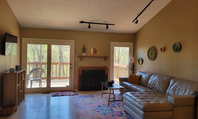 Bloomington Casa | Cozy and Relaxing...Just Steps To The Lake