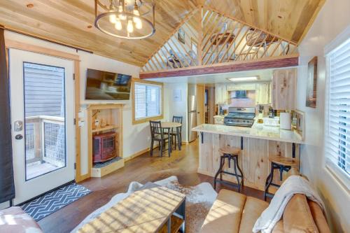 Lake Almanor Peninsula Casa | Cozy and Restful Cabin, Steps to Lake Almanor