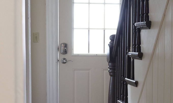 Kingston Casa | Cozy and Spacious House near Downtown Kingston