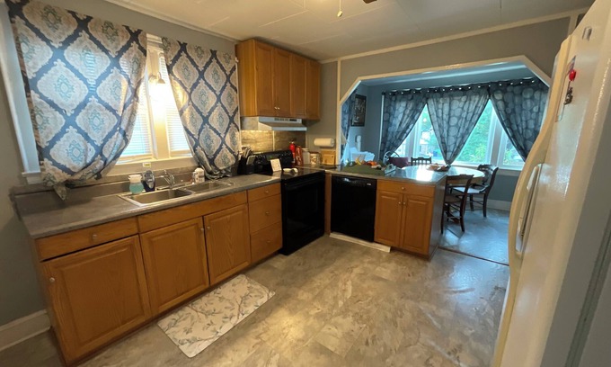 Roanoke Casa | Cozy and spacious main level apartment in a multi-unit home