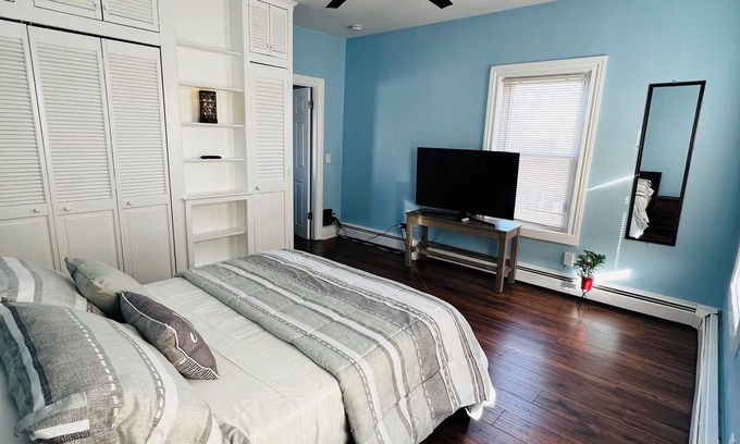 Pawtucket Apartamento | Cozy and spacious two-bedroom apartment