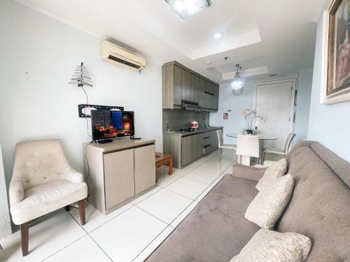 Menteng Apartamento | Cozy and Stategic 1 at cikditiro 2BR pool,gym,wifi By LS