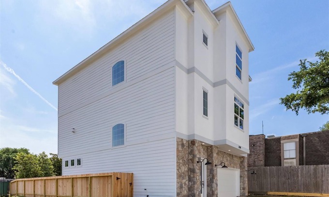 Briarforest Casa | Cozy and Welcoming Home with 4 bedrms, 4 bathrms