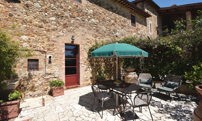 Villa Parigini Casa | Apartamento independiente en Villa in Chianti, piscina, terraza, jardín