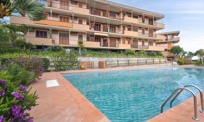 Santo Stefano al Mare Apartamento | Acogedor apartamento en Santo Stefano.