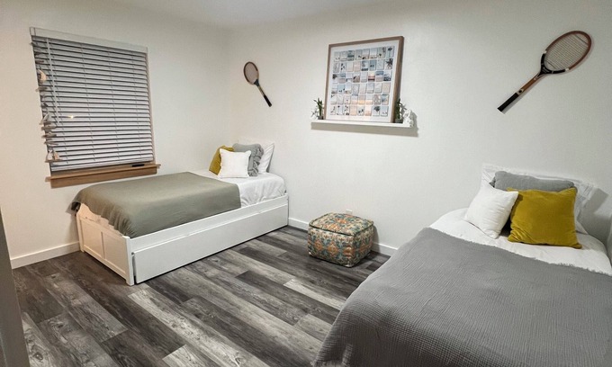 El Centro Beach Casa | Cozy apartment next to Frank Brown park,pier park, and 5 blocks from the beach