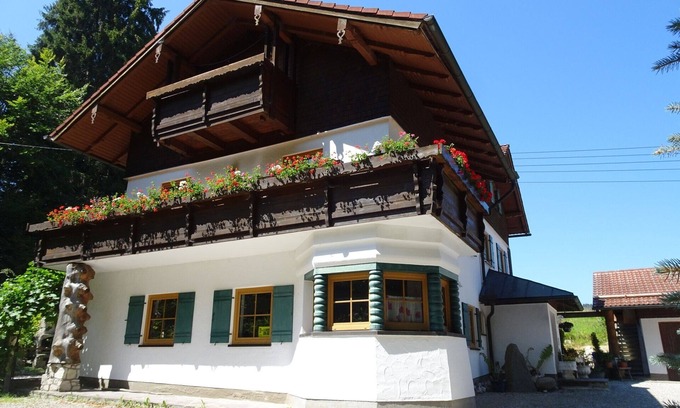 Rosshaupten Apartamento | Acogedor apartamento en una ubicación única.