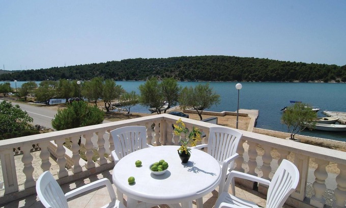 Jadrtovac Apartamento | Acogedor apartamento en Jadrtovac con.