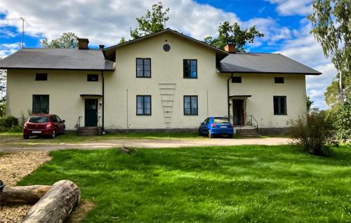 Kristinehamn Apartamento | Cozy Apartment In Kristinehamn