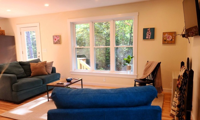 Shawmut Apartamento | Cozy Apartment In The Woods
