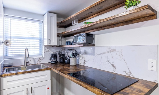 Forest Park Apartamento | Cozy Apartment, Mins to Airport
