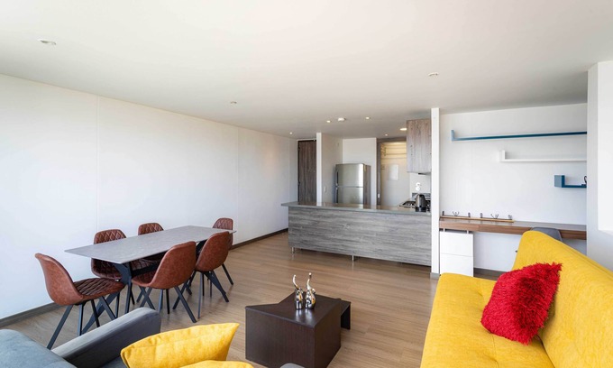 Barrios Unidos Apartamento | Cozy apartment near all the amazing places Bogota has to offer.