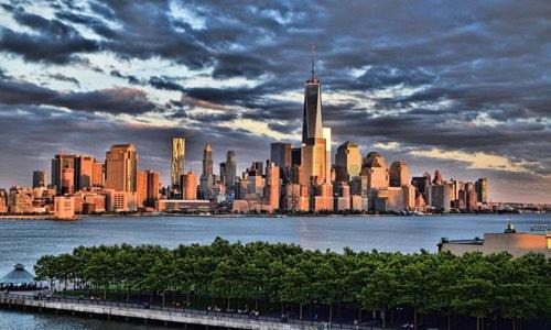 The Heights Casa | Cozy apartment with city skyline. Easy commute midtown Manhattan.