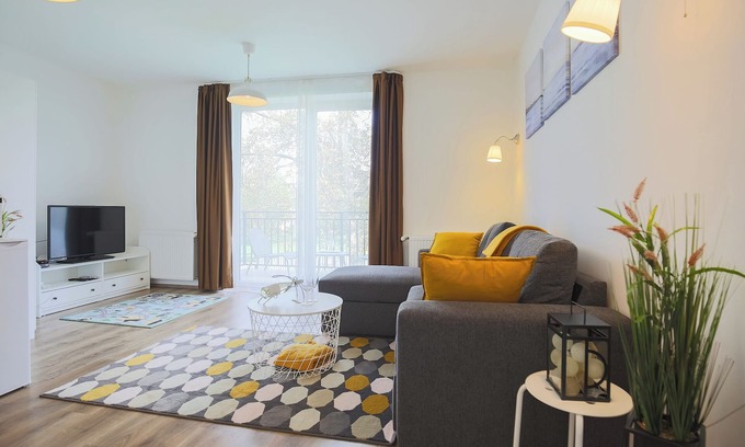 Siofok-Sosto Apartamento | Cozy apartment with covered pool and wellness for family travellers