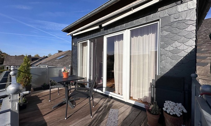Brilon Apartamento | Cozy apartment with fireplace and balcony