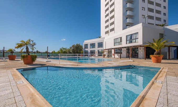 Correeira Apartamento | Cozy Apartment with indoor pool