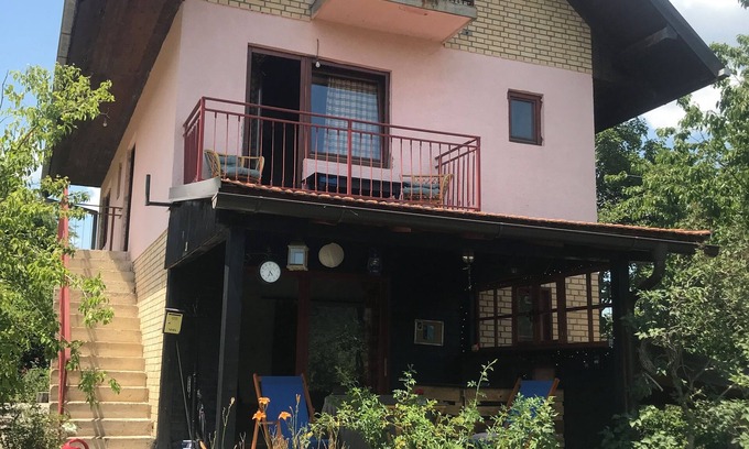 Zlatibor Casa | Cozy apartment with terrace, garden and BBQ area, just a 10-min from Zlatar Lake