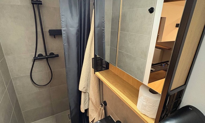 Munchen District Cabina | Cozy apartment with separate entrance