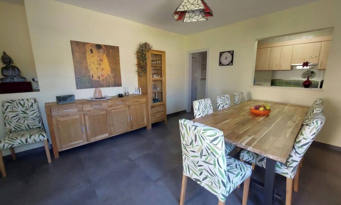 Comarruga Apartamento | Cozy apartment with terrace for 6 people, 10 minutes walk to the beach