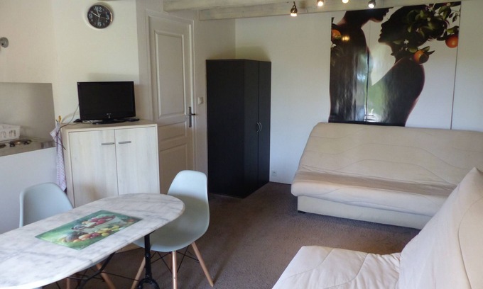 Domsure Apartamento | Apartamento-Confortable-Baño Privado-Vista al campo