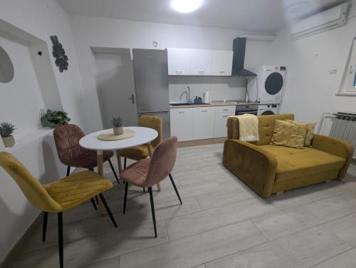 Sesvete Apartamento | Cozy Apartment with Washer, Dryer, and Floor Heating